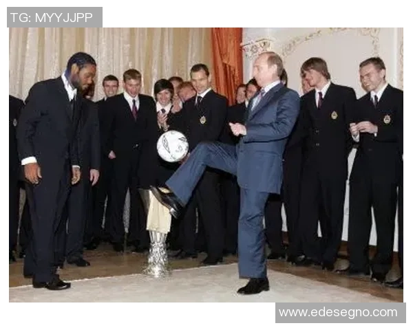 普京与足球明星亲密会面视频曝光引发热议和关注